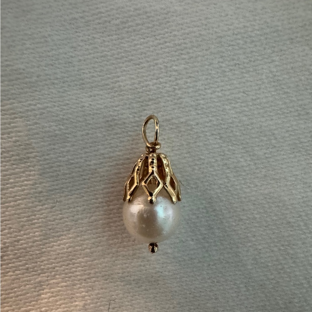 Pearl Pendant with 14k Gold Filigree Design